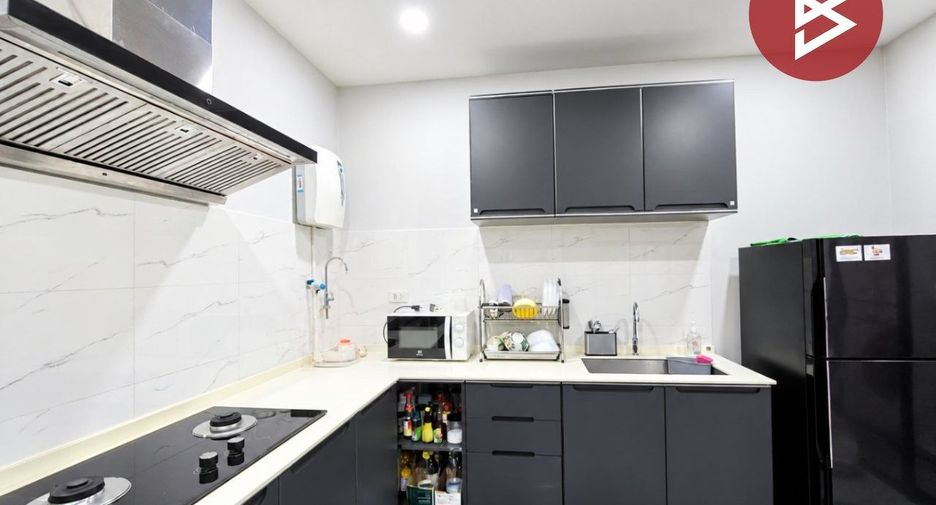 For sale 3 bedrooms townhouse in Mueang Nonthaburi, Nonthaburi