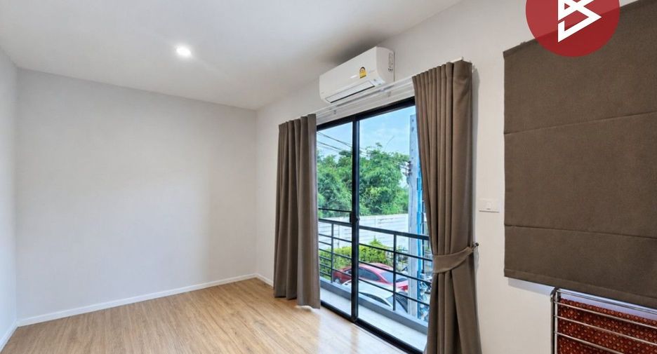 For sale 3 bedrooms townhouse in Mueang Nonthaburi, Nonthaburi