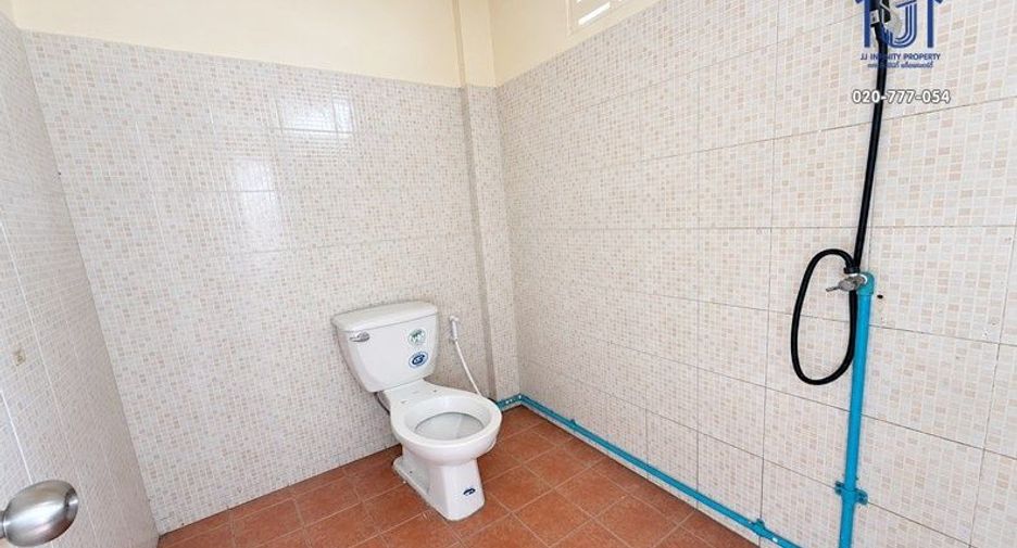 Apartamento en venta de 30 habitaciones en Wang Thonglang, Bangkok