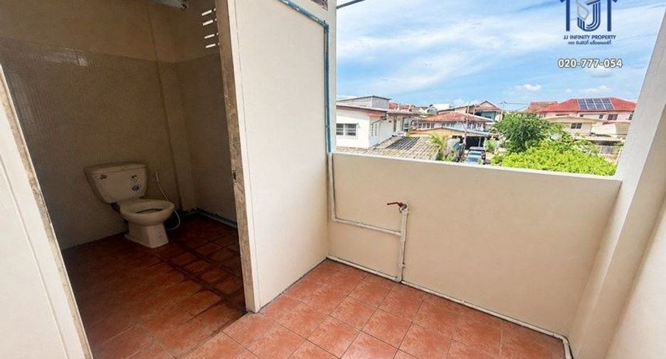 Apartamento en venta de 30 habitaciones en Wang Thonglang, Bangkok