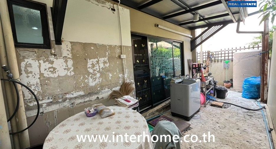 For sale 2 bedrooms townhouse in Saphan Sung, Bangkok