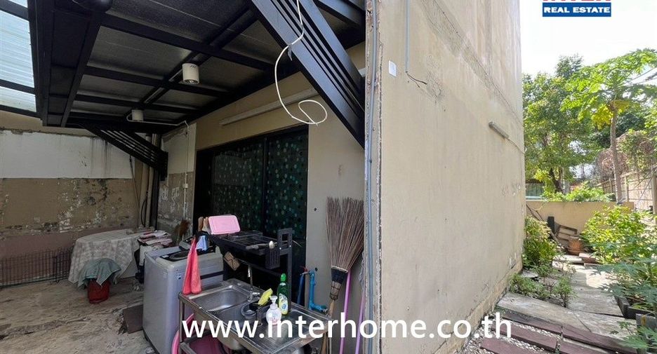 For sale 2 bedrooms townhouse in Saphan Sung, Bangkok