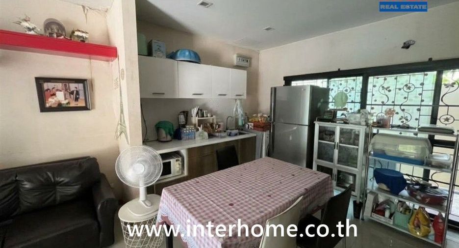 For sale 2 bedrooms townhouse in Saphan Sung, Bangkok