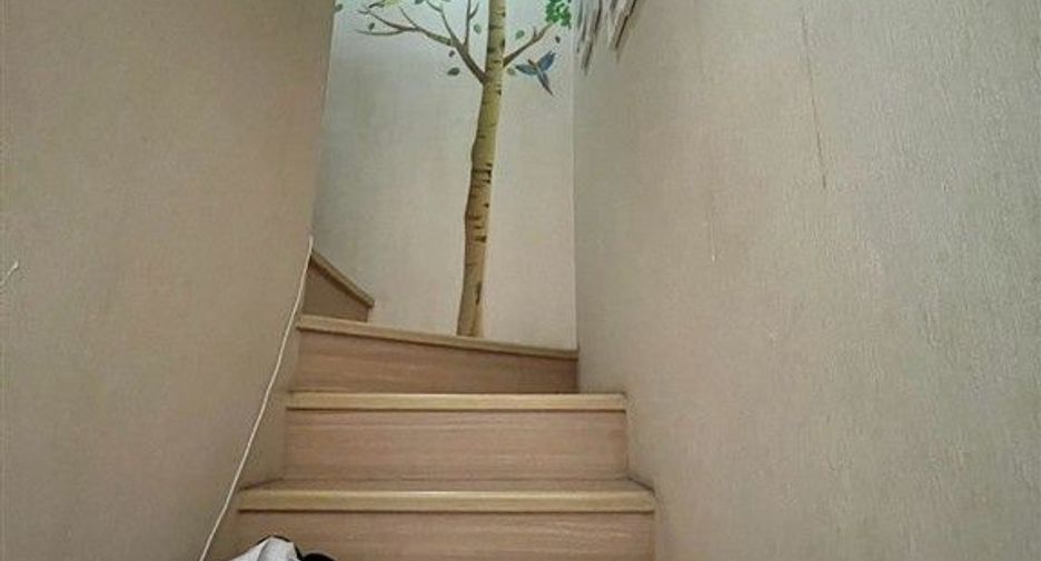 For sale 2 bedrooms townhouse in Saphan Sung, Bangkok