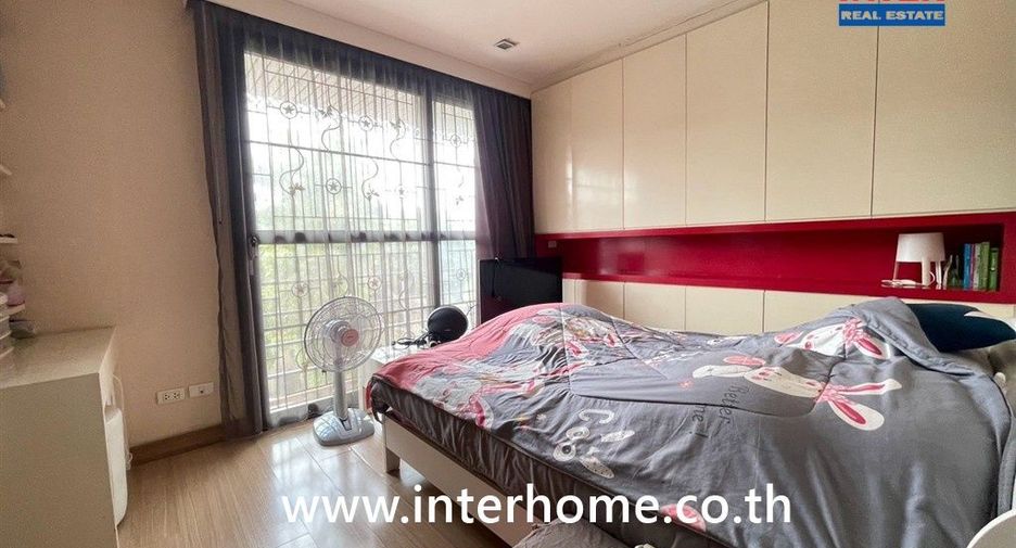 For sale 2 bedrooms townhouse in Saphan Sung, Bangkok
