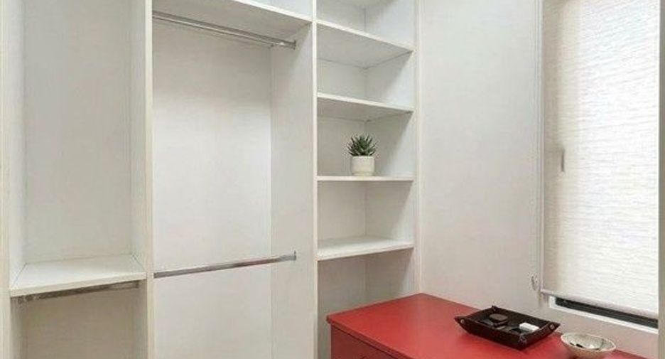 For sale 2 bedrooms townhouse in Saphan Sung, Bangkok