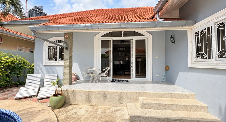 For rent 3 bedrooms villa in Bang Lamung, Chonburi