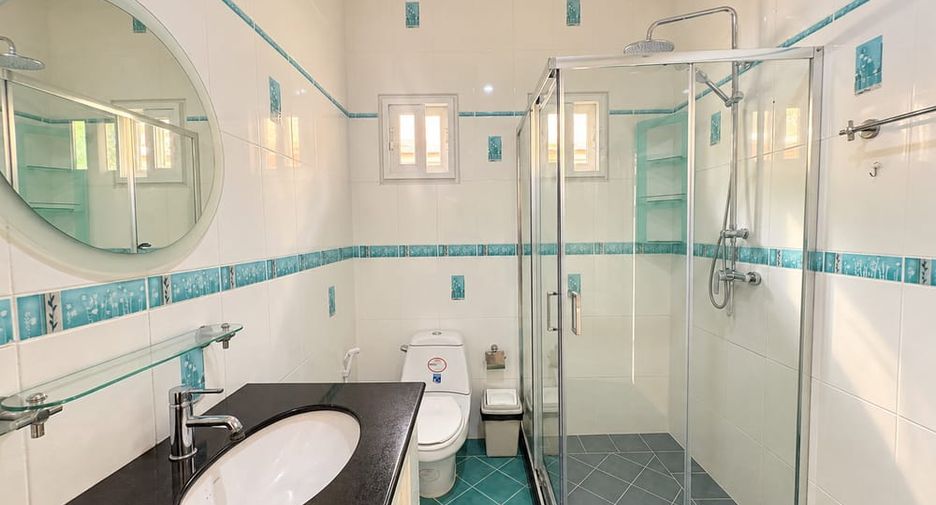 For rent 3 bedrooms villa in Bang Lamung, Chonburi