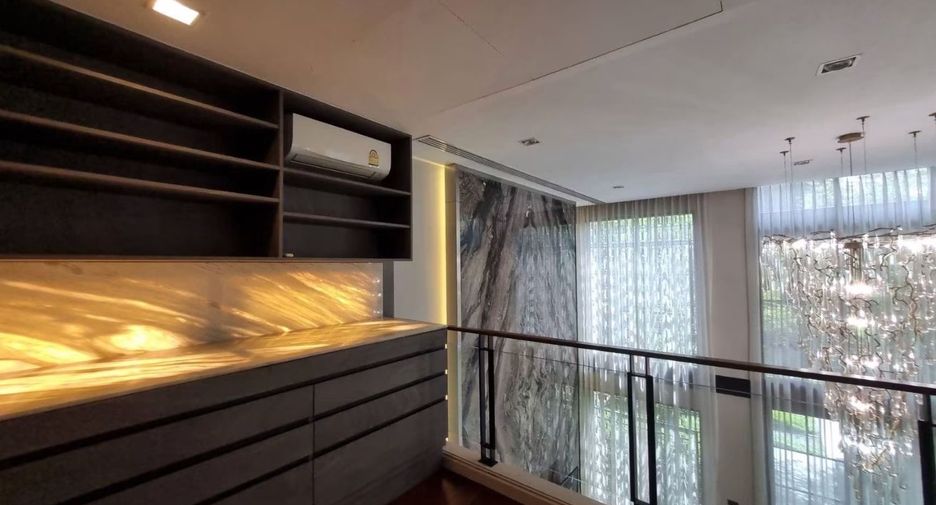 Casa en venta de 4 habitaciones en Watthana, Bangkok