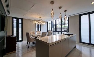 For sale 4 ベッドルーム house in Watthana, Bangkok