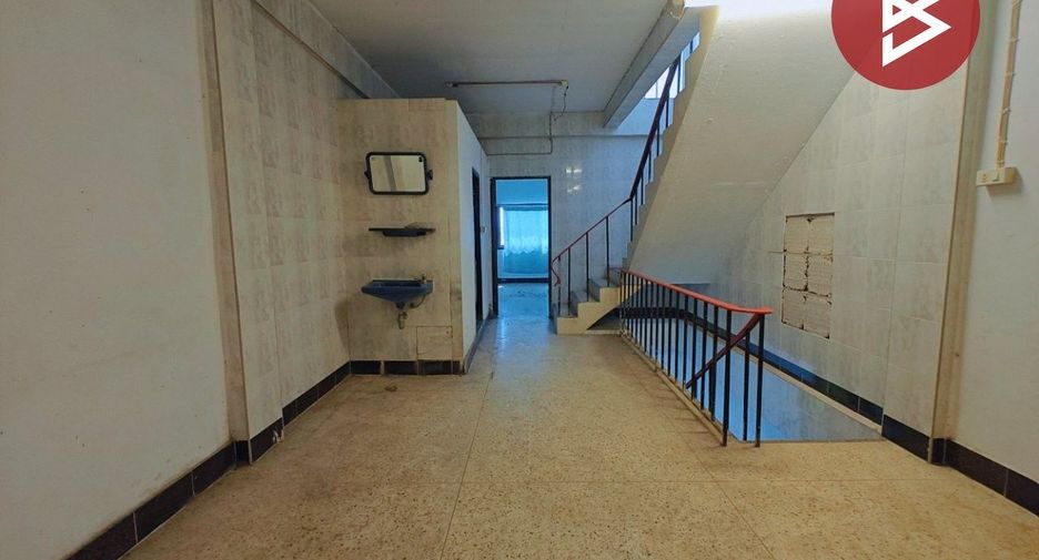 For sale 3 bedrooms retail Space in Bang Phli, Samut Prakan