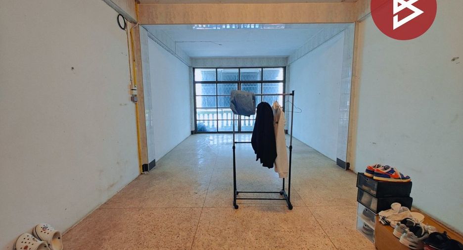 For sale 3 bedrooms retail Space in Bang Phli, Samut Prakan