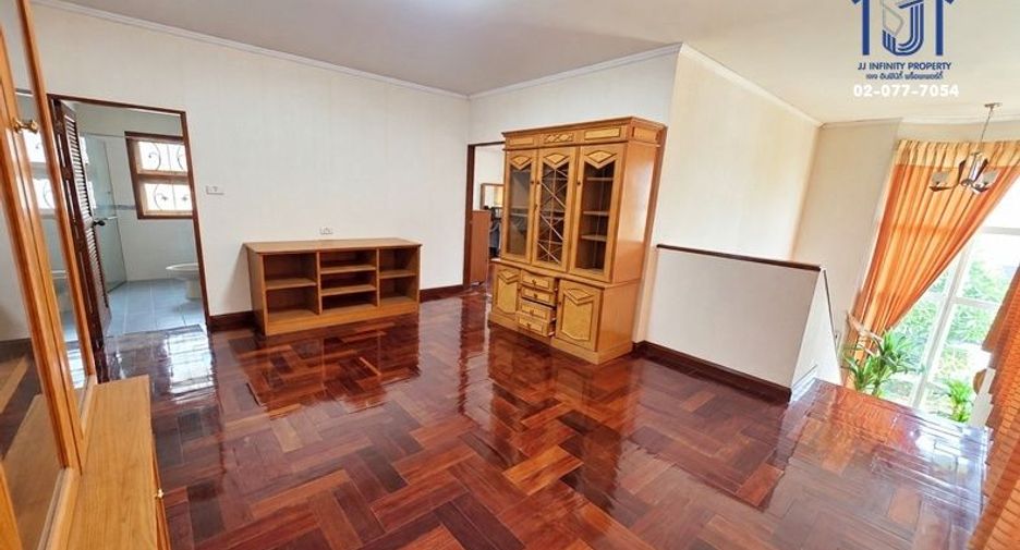 Casa en venta de 3 habitaciones en Sai Mai, Bangkok