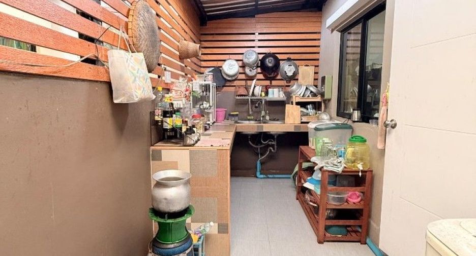 For sale 3 bedrooms townhouse in Si Racha, Chonburi