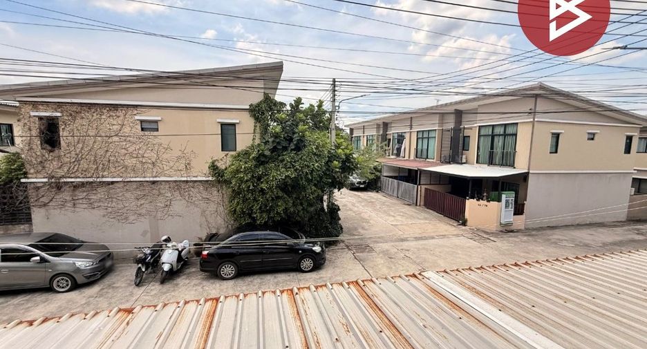 For sale 3 bedrooms townhouse in Si Racha, Chonburi