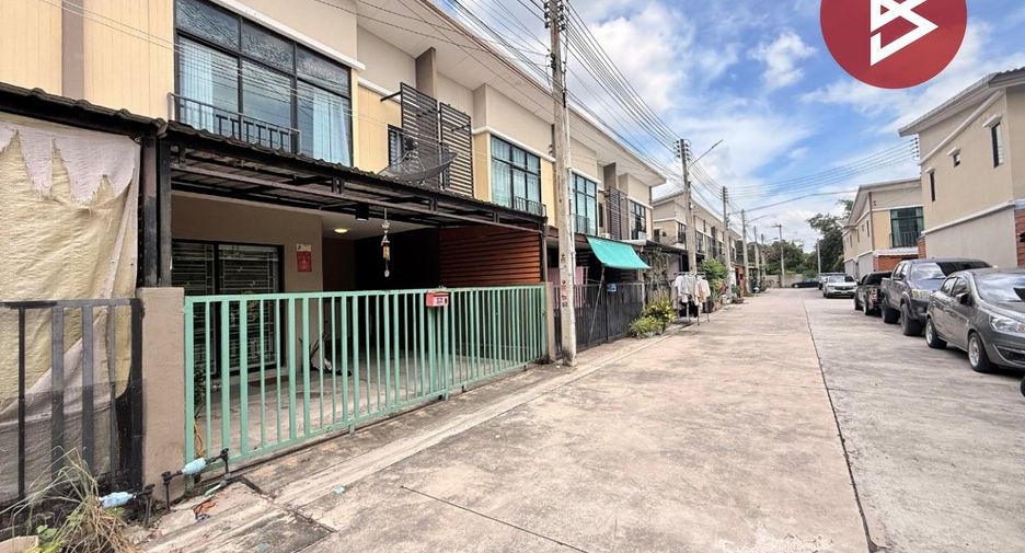 For sale 3 bedrooms townhouse in Si Racha, Chonburi