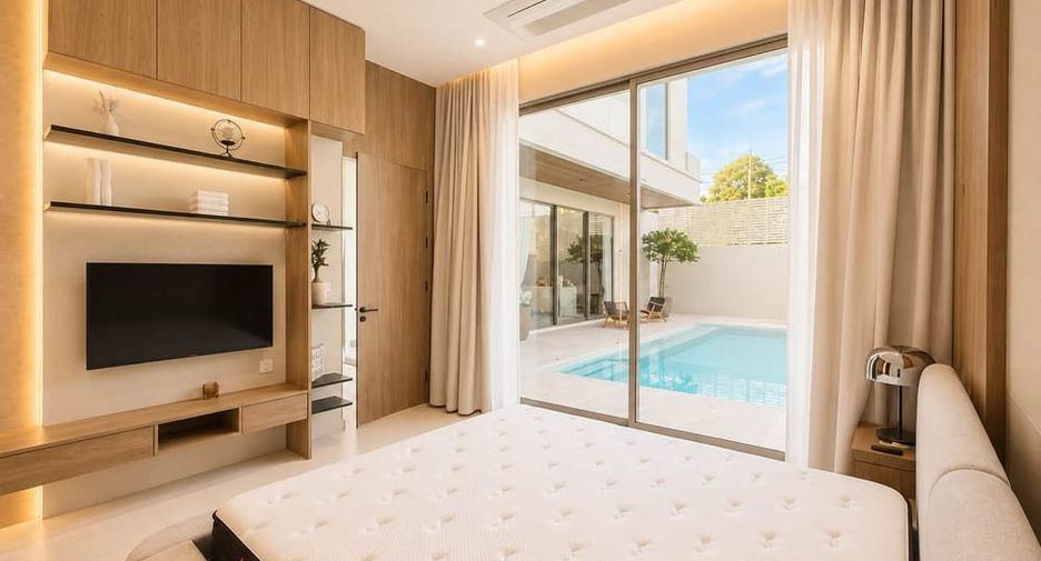 For rent 4 bedrooms villa in Bang Lamung, Chonburi