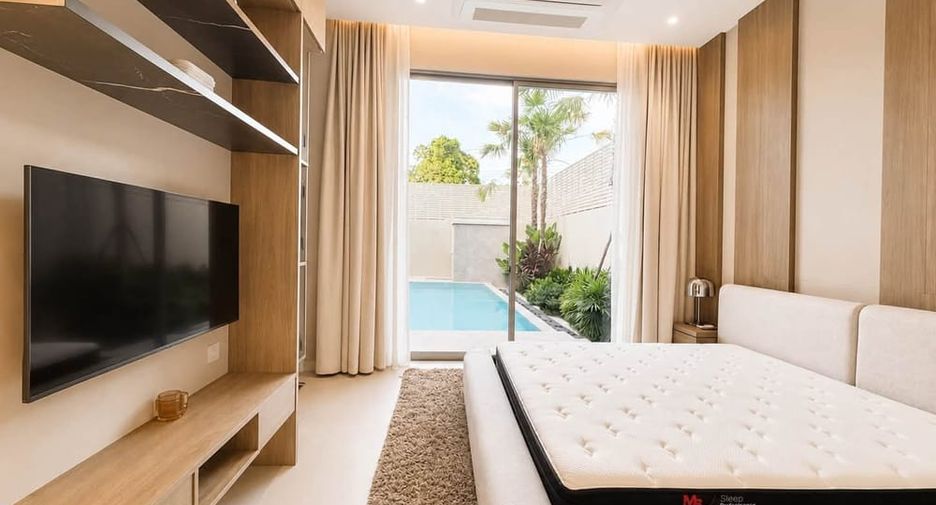 For rent 4 bedrooms villa in Bang Lamung, Chonburi