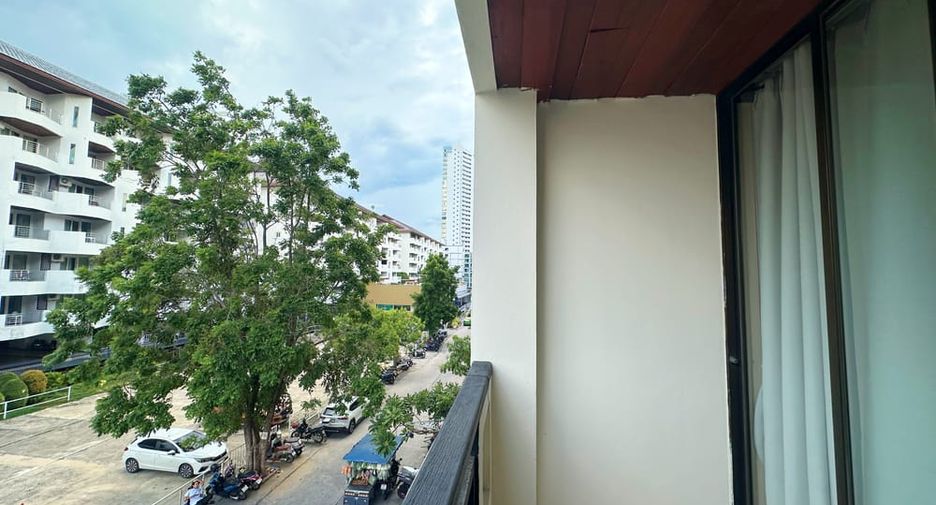 For sale 3 bedrooms condo in Bang Lamung, Chonburi