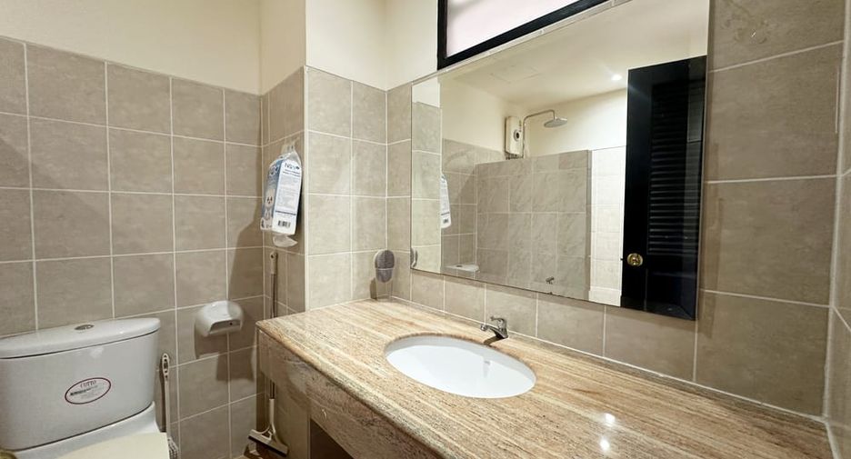 For sale 3 bedrooms condo in Bang Lamung, Chonburi