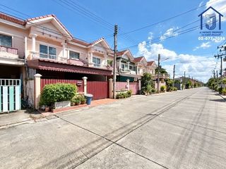 À vendre 3 chambres maison de ville à Lat Lum Kaeo, Pathum Thani