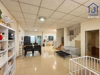 À vendre 3 chambres maison de ville à Lat Lum Kaeo, Pathum Thani