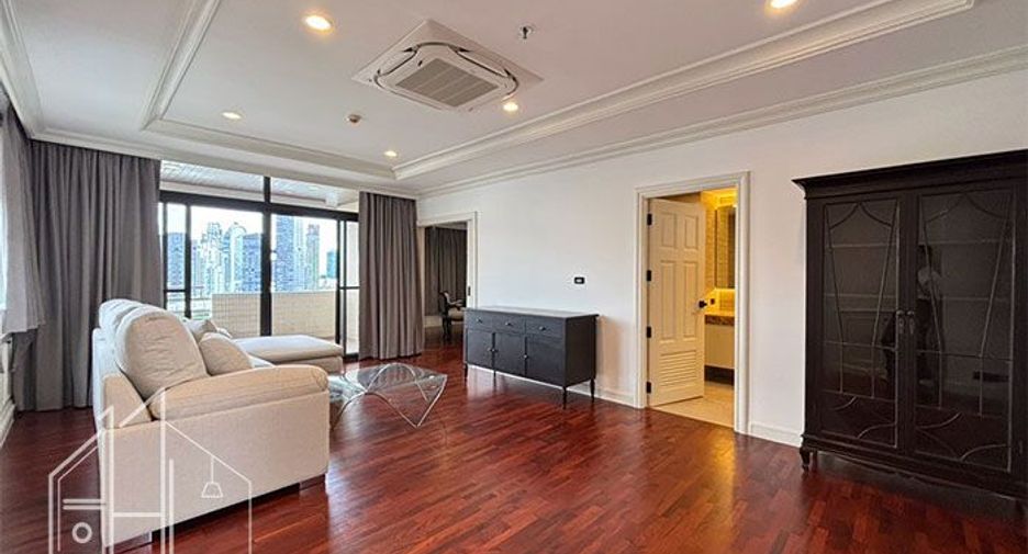 Condo en alquiler de 3 habitaciones en Khlong Toei, Bangkok