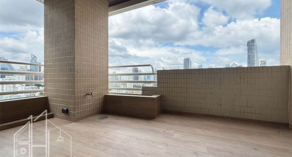 Condo en alquiler de 3 habitaciones en Khlong Toei, Bangkok