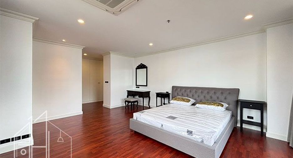 Condo en alquiler de 3 habitaciones en Khlong Toei, Bangkok