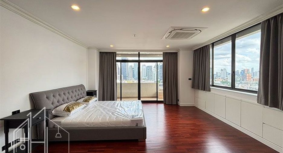 Condo en alquiler de 3 habitaciones en Khlong Toei, Bangkok