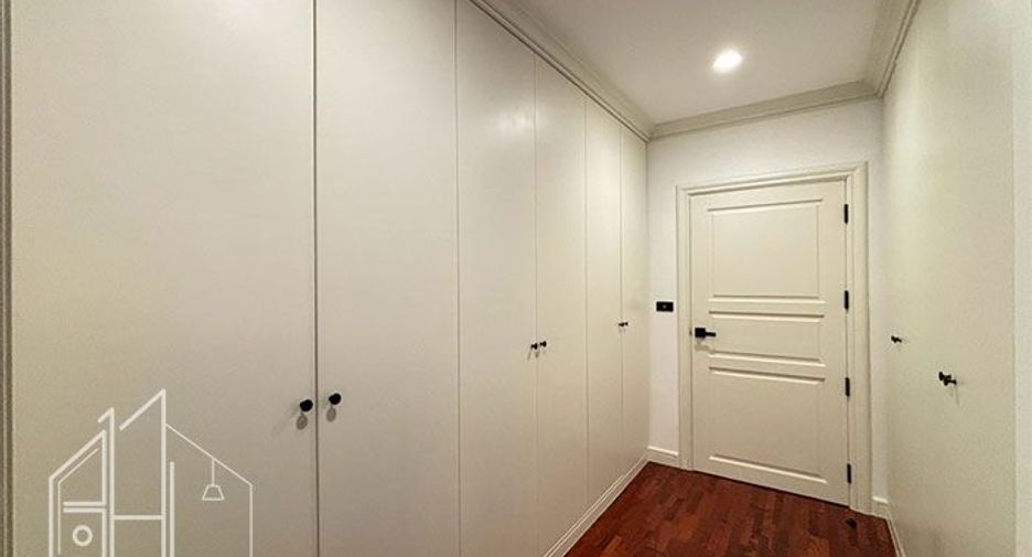 Condo en alquiler de 3 habitaciones en Khlong Toei, Bangkok