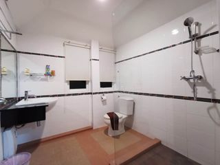 Casa en alquiler de 5 habitaciones en Bang Lamung, Chonburi