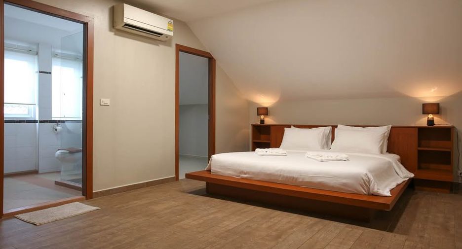 Casa en alquiler de 5 habitaciones en Jomtien, Pattaya
