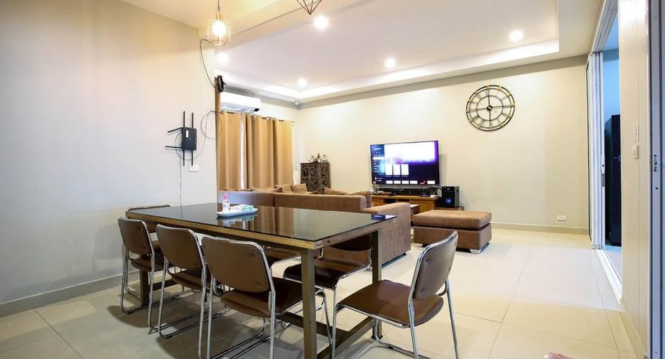Casa en alquiler de 5 habitaciones en Jomtien, Pattaya