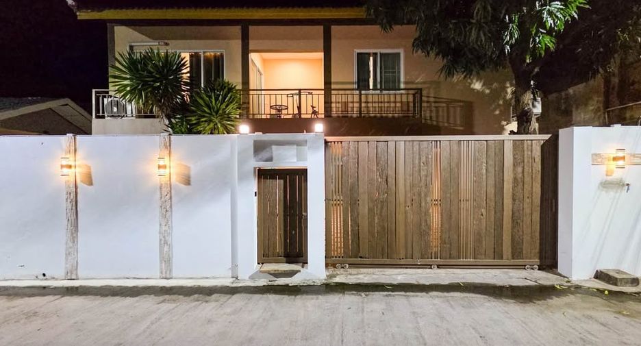 Casa en alquiler de 5 habitaciones en Jomtien, Pattaya
