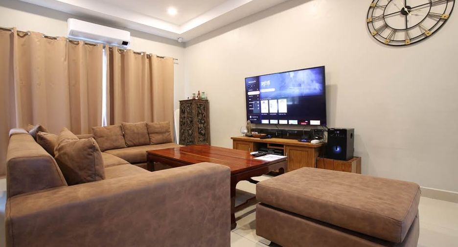 Casa en alquiler de 5 habitaciones en Jomtien, Pattaya