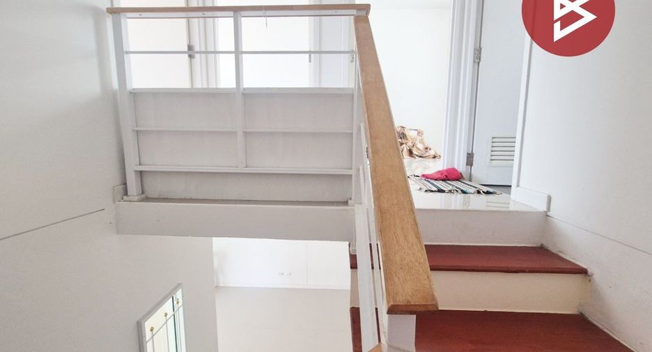 For sale 3 bedrooms townhouse in Mueang Samut Prakan, Samut Prakan