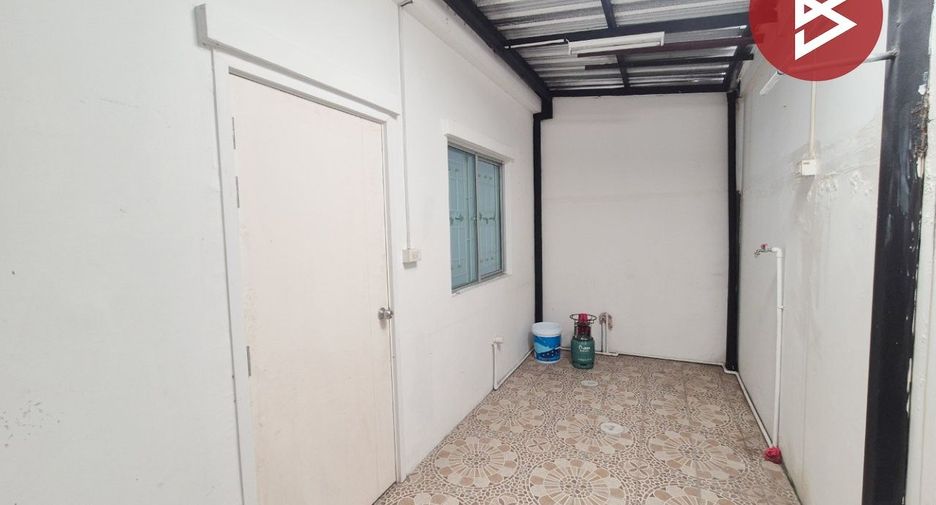 For sale 3 bedrooms townhouse in Mueang Samut Prakan, Samut Prakan