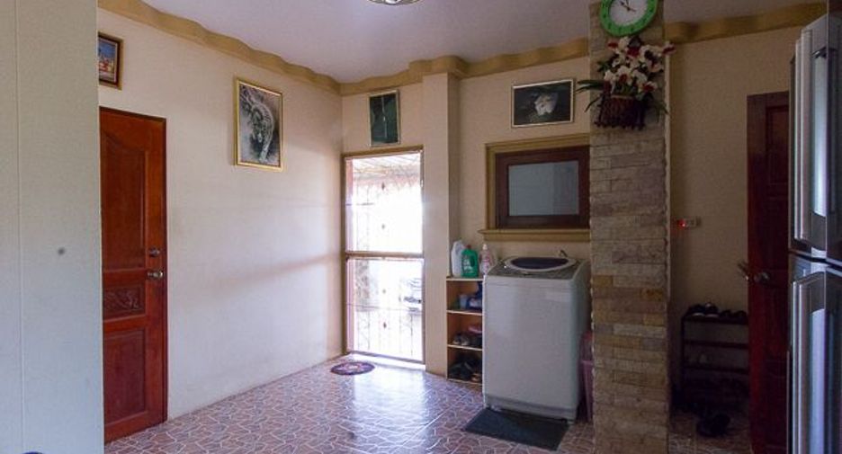 For sale 4 bedrooms house in Mueang Ubon Ratchathani, Ubon Ratchathani