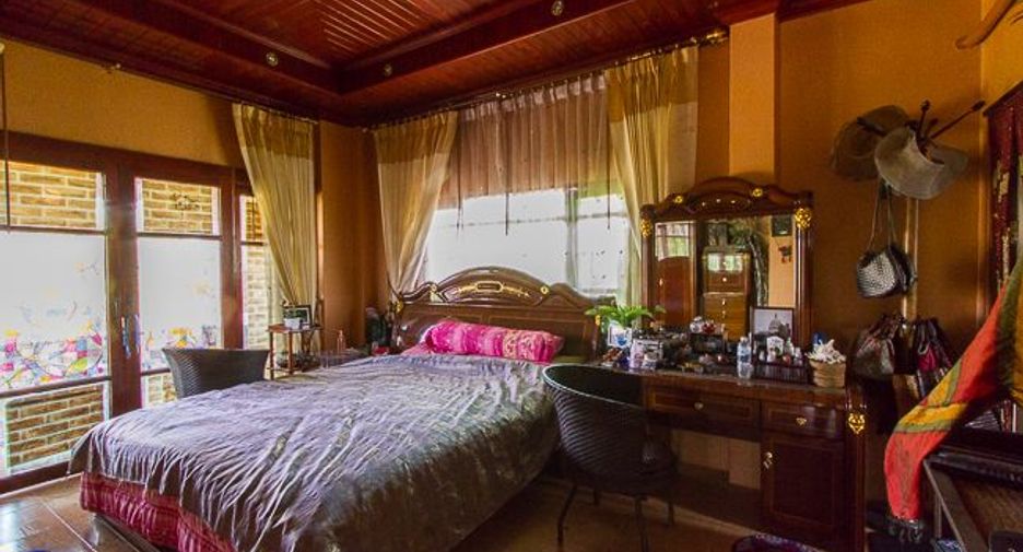 For sale 4 bedrooms house in Mueang Ubon Ratchathani, Ubon Ratchathani