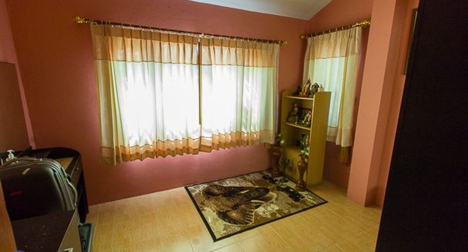 For sale 4 bedrooms house in Mueang Ubon Ratchathani, Ubon Ratchathani