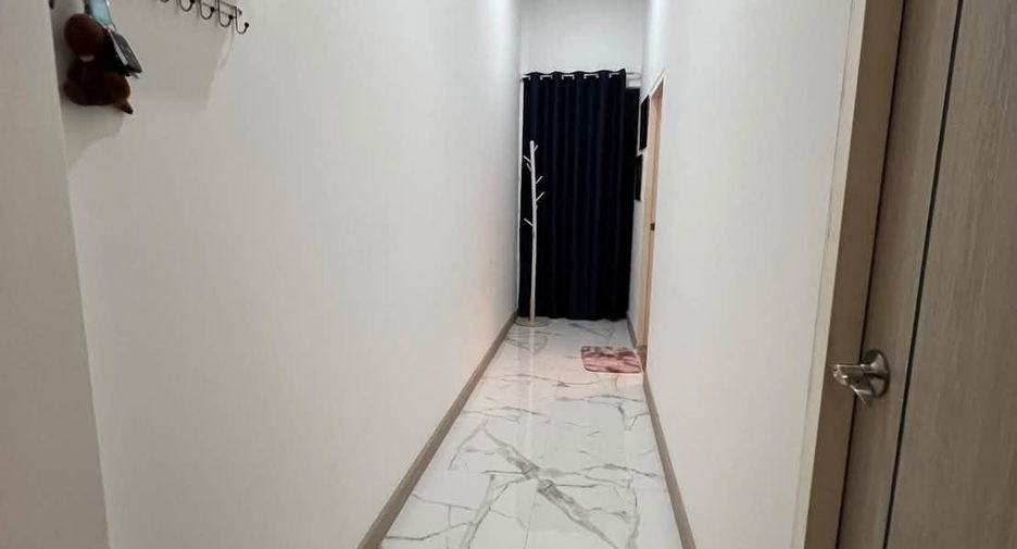 Casa en alquiler de 3 habitaciones en Bang Lamung, Chonburi