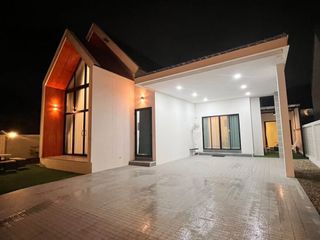 Casa en alquiler de 3 habitaciones en Bang Lamung, Chonburi