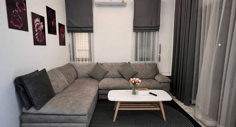Casa en alquiler de 3 habitaciones en Bang Lamung, Chonburi