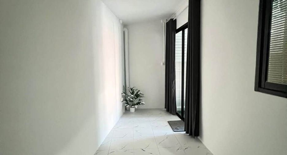 Casa en alquiler de 3 habitaciones en Bang Lamung, Chonburi