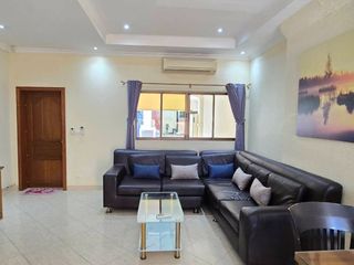 Casa adosada en alquiler de 2 habitaciones en Bang Lamung, Chonburi