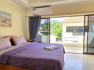 Casa adosada en alquiler de 2 habitaciones en Bang Lamung, Chonburi