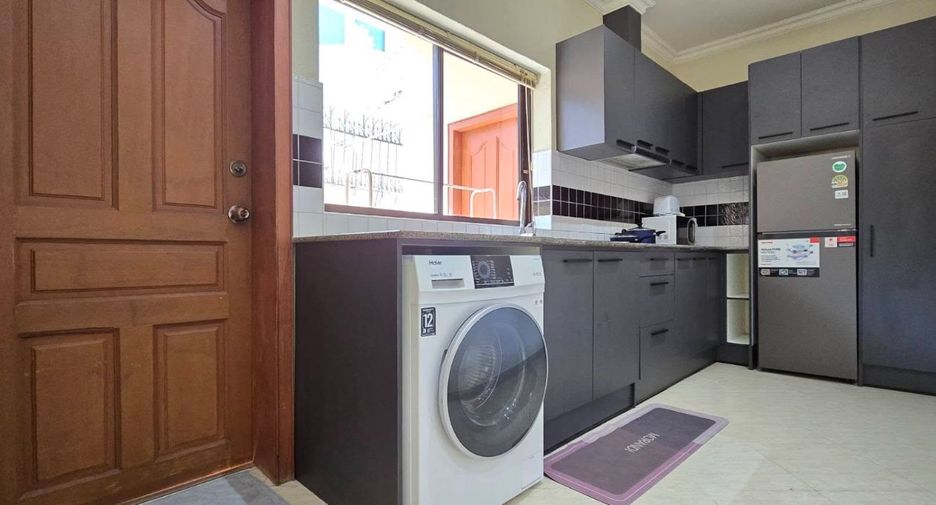Casa adosada en alquiler de 2 habitaciones en Bang Lamung, Chonburi