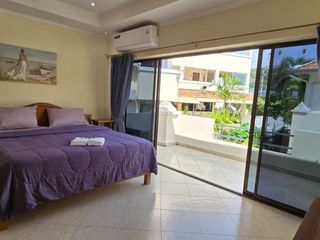Casa adosada en alquiler de 2 habitaciones en Bang Lamung, Chonburi
