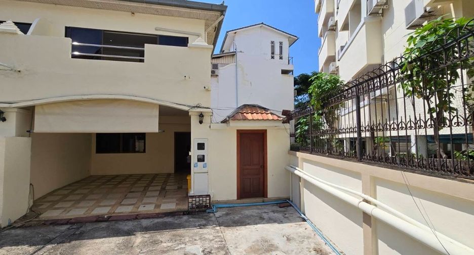 Casa adosada en alquiler de 2 habitaciones en Bang Lamung, Chonburi
